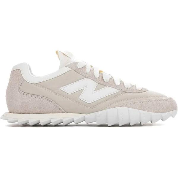 New Balance Men's URC30ET Sneakers in Timberwolf, Size UK 5 | End Clothing