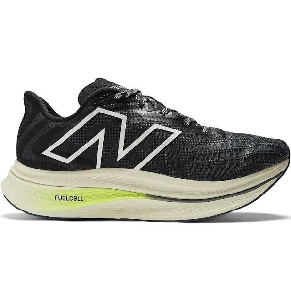 New Balance Women's FuelCell SuperComp Trainer V2 Black / 8.5 / B