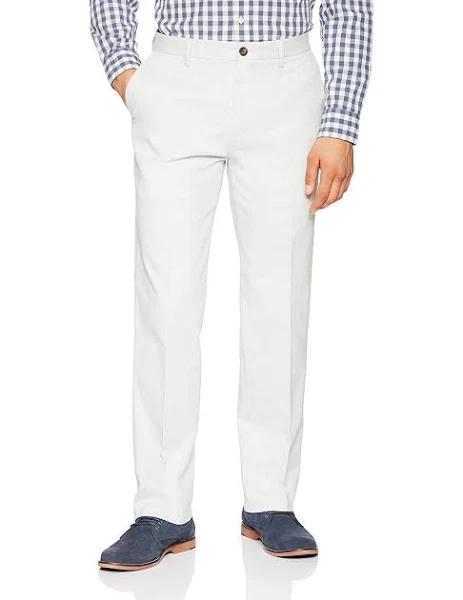 Amazon Essentials Men's Classic-Fit Wrinkle-Resistant Flat-Front Chino Pant