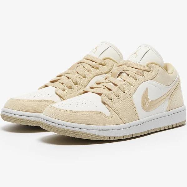 Jordan Women's Air Jordan 1 Low SE Canvas Team gold/sail - Size 5