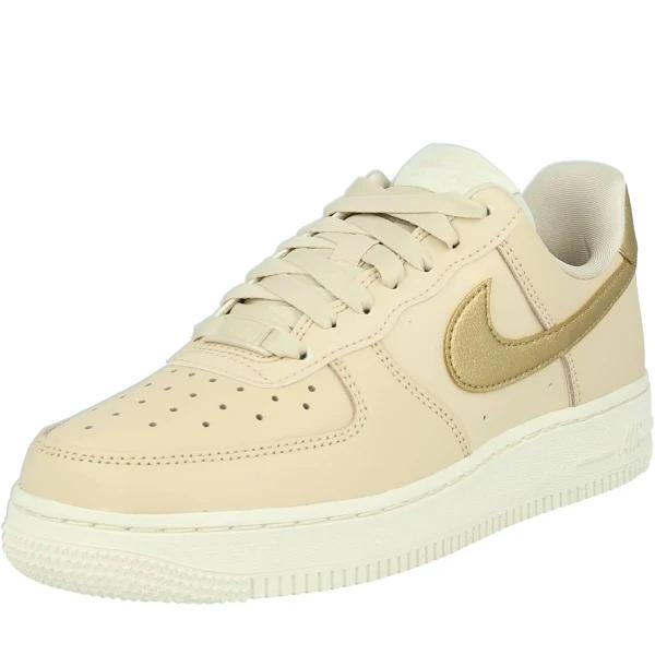 Nike Women's Air Force 1 '07 Ess TRND Gold Swoosh Sanddrift/Metallic