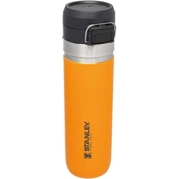 Stanley Quick Flip Water Bottle 0.7L Saffron