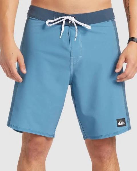 Quiksilver - Mens Highlite Arch 19" Board Shorts - Size 33