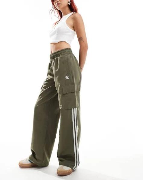 adidas-Adicolor 3-Stripes Cargo Pants-Women-Olive Strata-XL