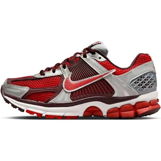 Nike Wmns Zoom Vomero 5 Mystic Red