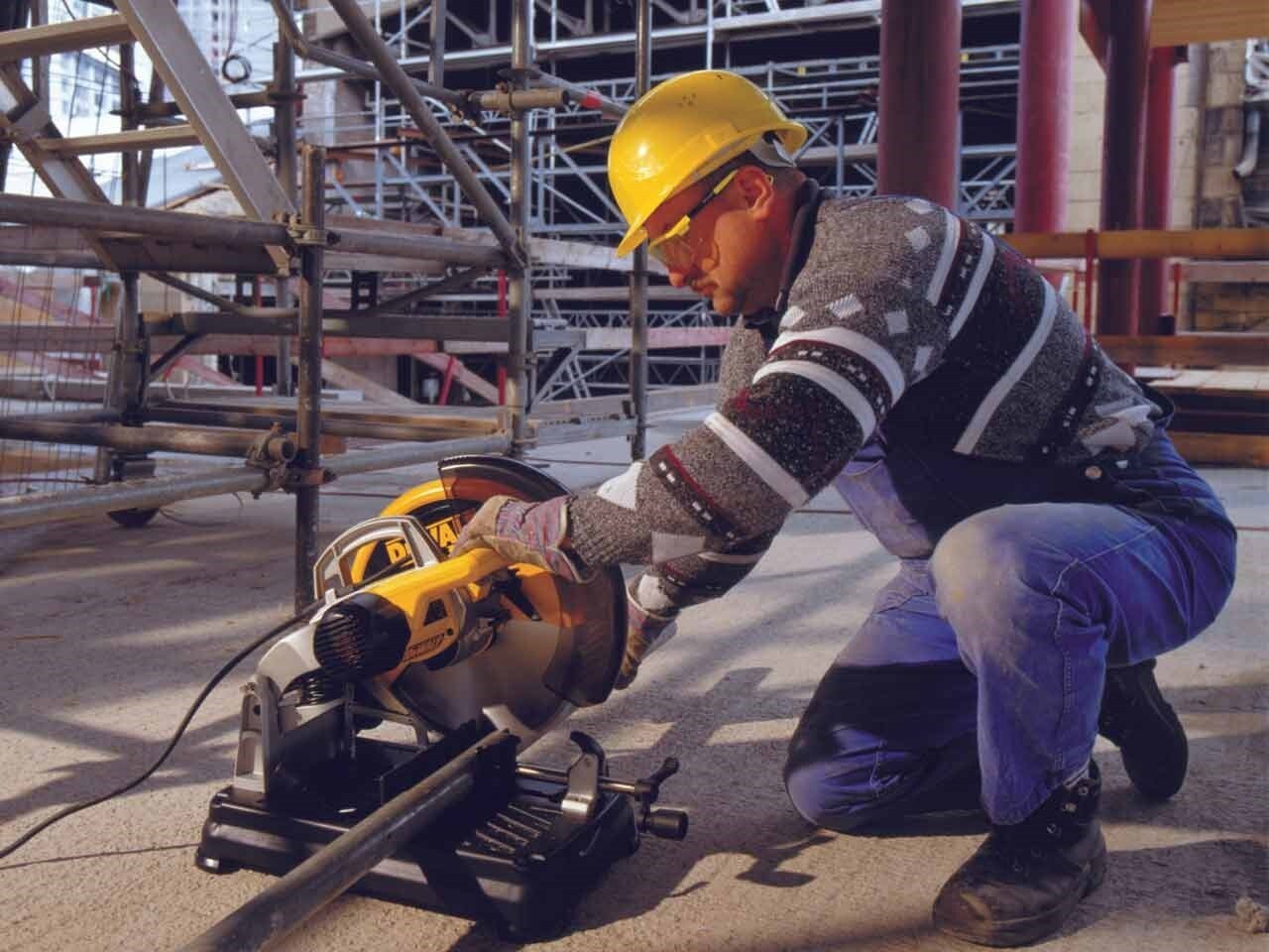 DeWalt 355mm 2200W Corded Cold Cut Saw DW872-XE