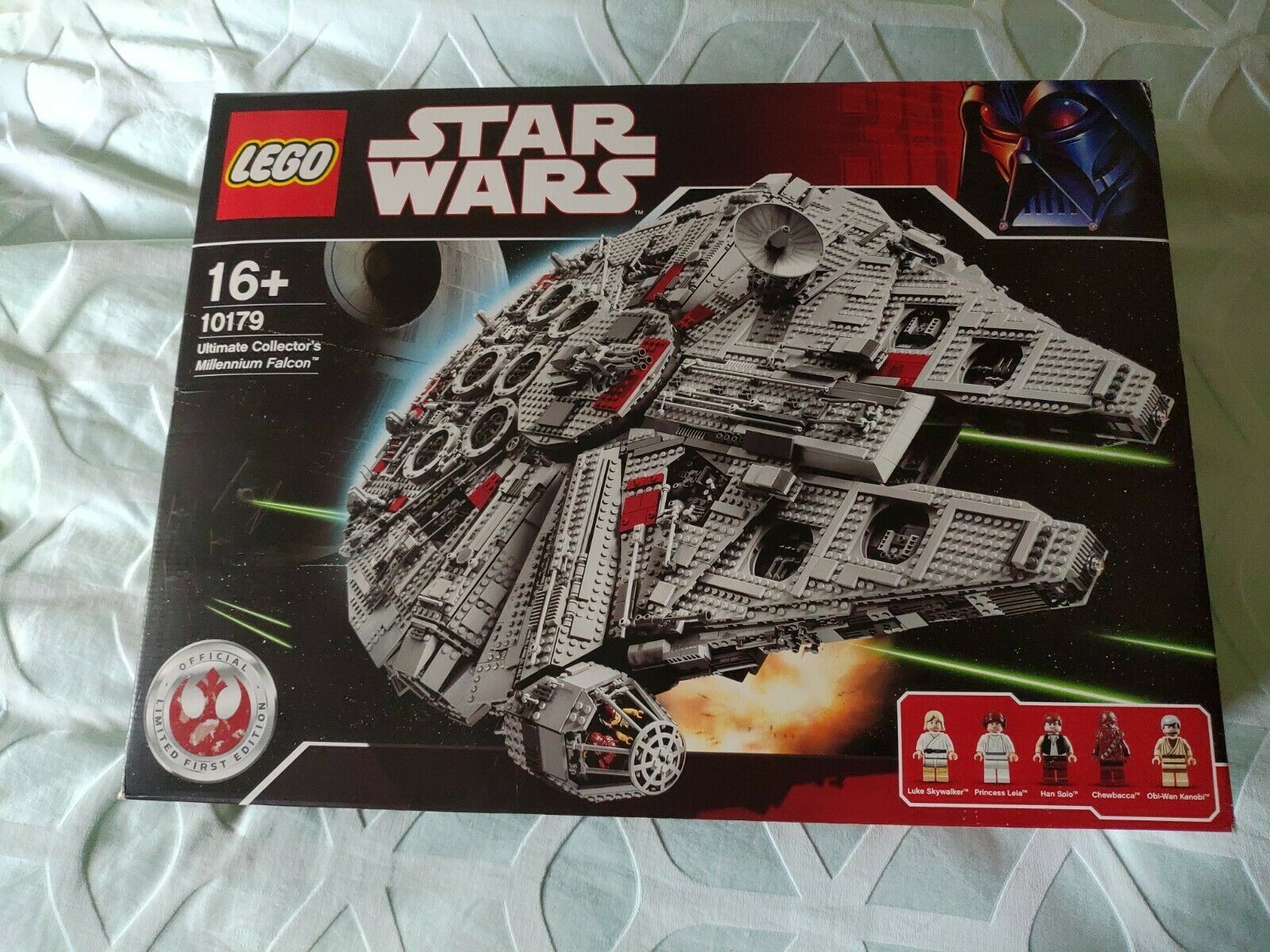 LEGO 10179 - Ultimate Collector's Millennium Falcon