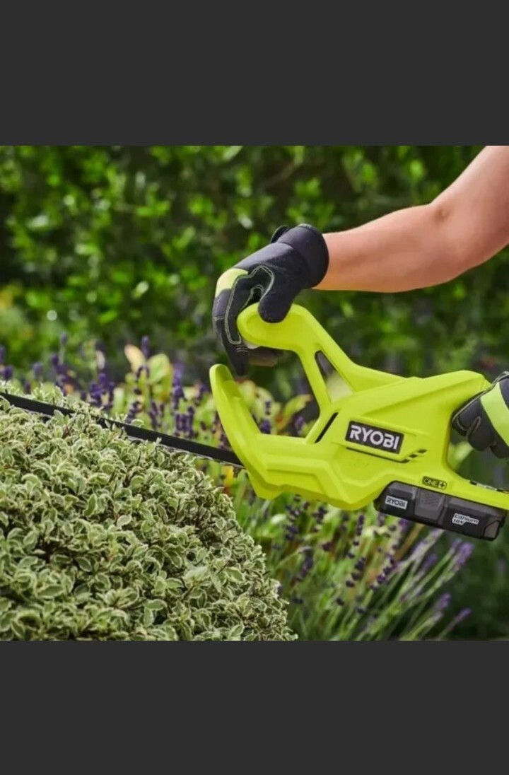 Ryobi One+ 18V 2.0Ah 40cm Cordless Pommel Handle Hedge Trimmer Kit RHT18X20P