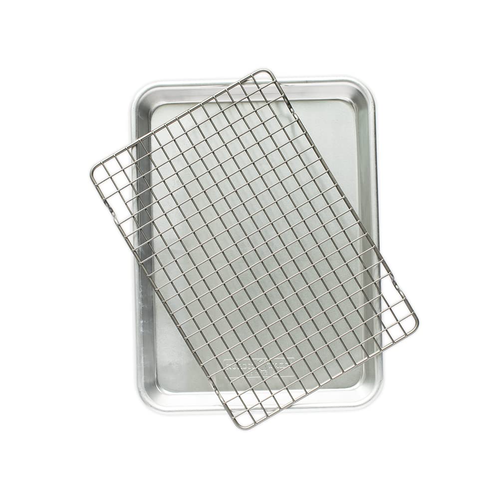 Nordic Ware Naturals Quarter Sheet With Oven-Safe Nonstick Grid