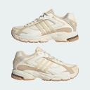 Adidas Women's Response CL W Sneakers in Off White/Sand Strata/Gum, Size UK 3 | END. Clothing