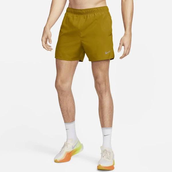 Nike Challenger Men's Dri-FIT 13cm (approx.) Brief-Lined Running Shorts - Brown - 50% Recycled Polyester