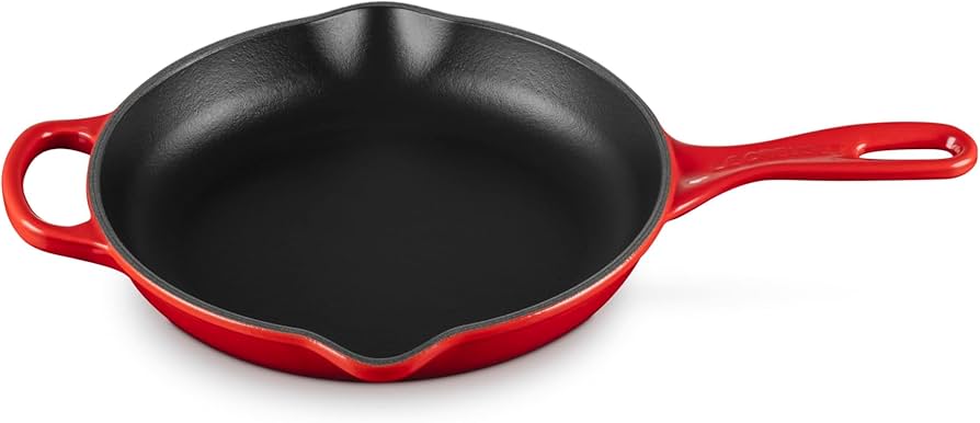 Le Creuset Signature Cast Iron Skillet 23cm, Cerise